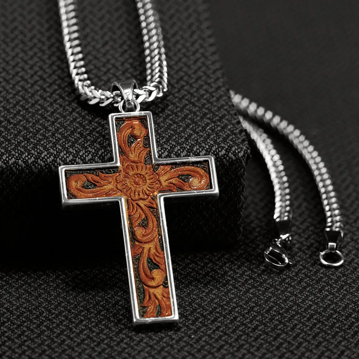 Twister Mens Necklace